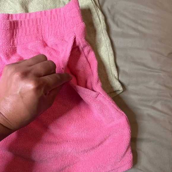 Hollister Pink and Cream Shorts - Picture 4 of 5